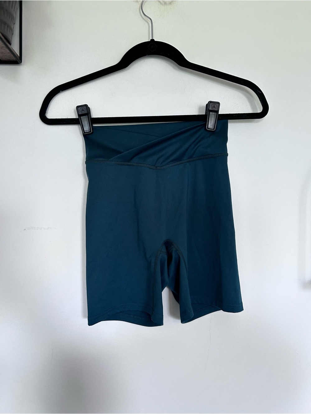 Four Three Seven Green Athletic Shorts Size Small